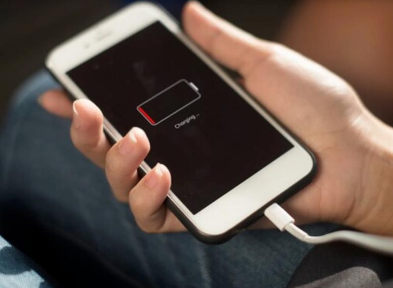 想延長iPhone電池使用壽命？充電時設限
